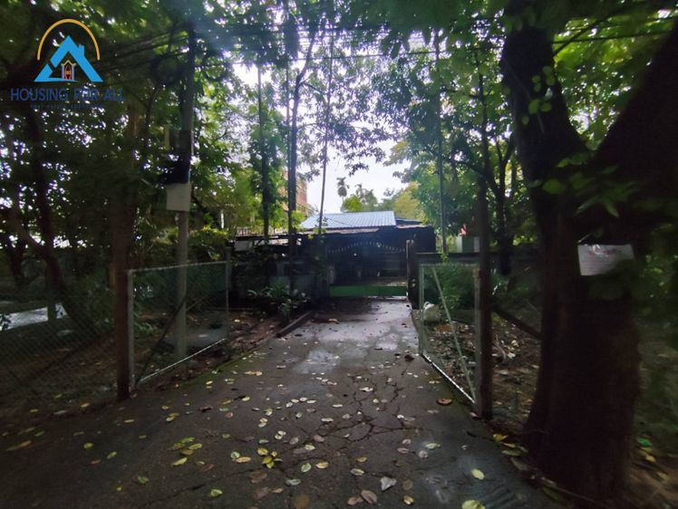 Home in Metric Way